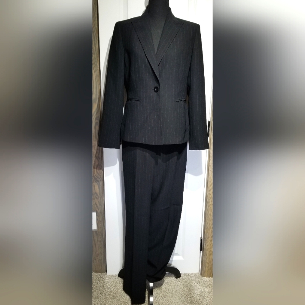 Kasper Pant Suit Ladies Size 8